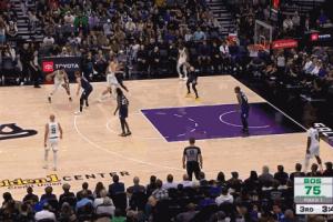 开云平台-传奇耐杀王塔图姆痛苦崴脚后仍想坚持 国王主场响起MVP的呼声