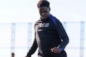 开云官网-每体：巴萨18岁小将迪亚拉被告知季前赛将与一线队一同训练