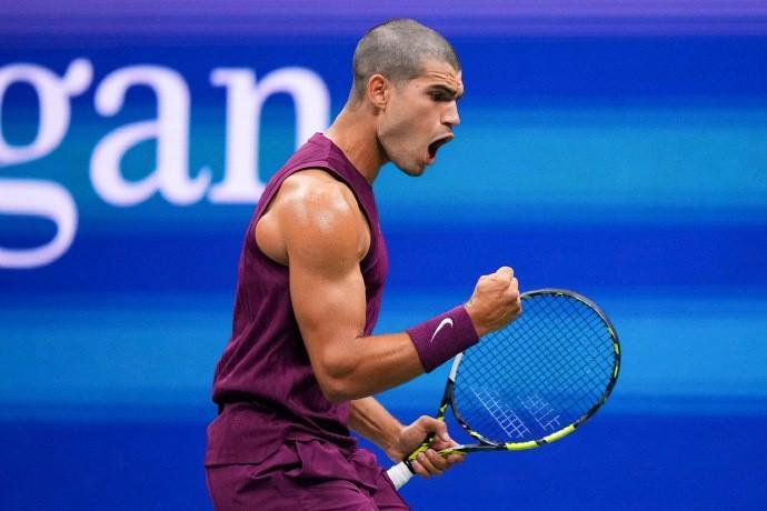 开云平台-阿尔卡拉斯3-0击败奥佩尔卡，顺利晋级美网次轮