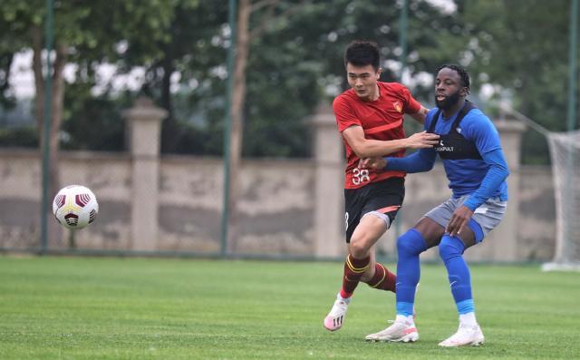 kaiyun-有心！张威去年曾探班U23国足：国字号荣誉至高无上