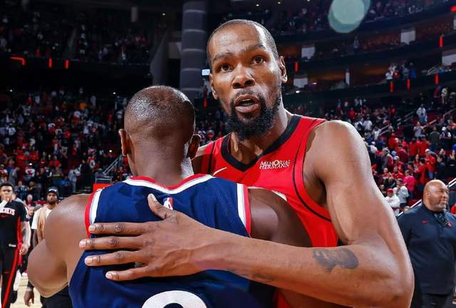 开云平台-连续2场提前认输，乌度卡给主力下马威 火箭赛程太难 难逃三连败